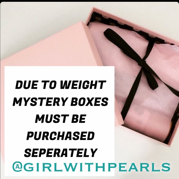 BAGS & PURSES MYSTERY BOX (3-4 ITEMS) - Picture 2 of 8